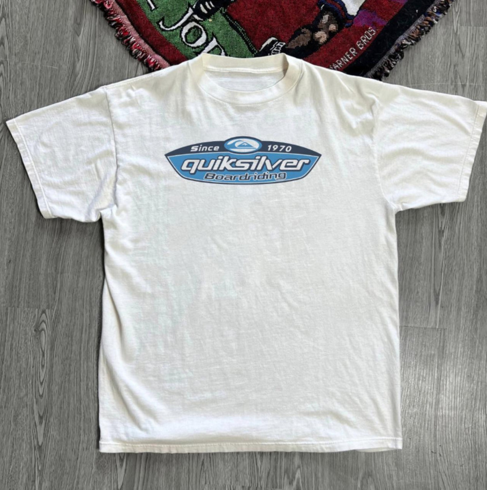 Gildan Vintage Style Quiksilver Boarding Oval Logo Graphic Tee